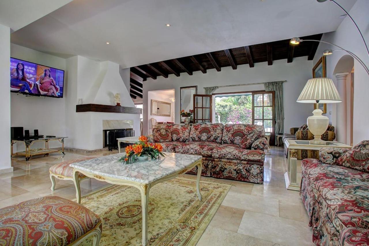 Exclusive Villa Las Palmeras Puerto Banus With Heated Private Swimming Pool, Marbella, Spain Exterior photo